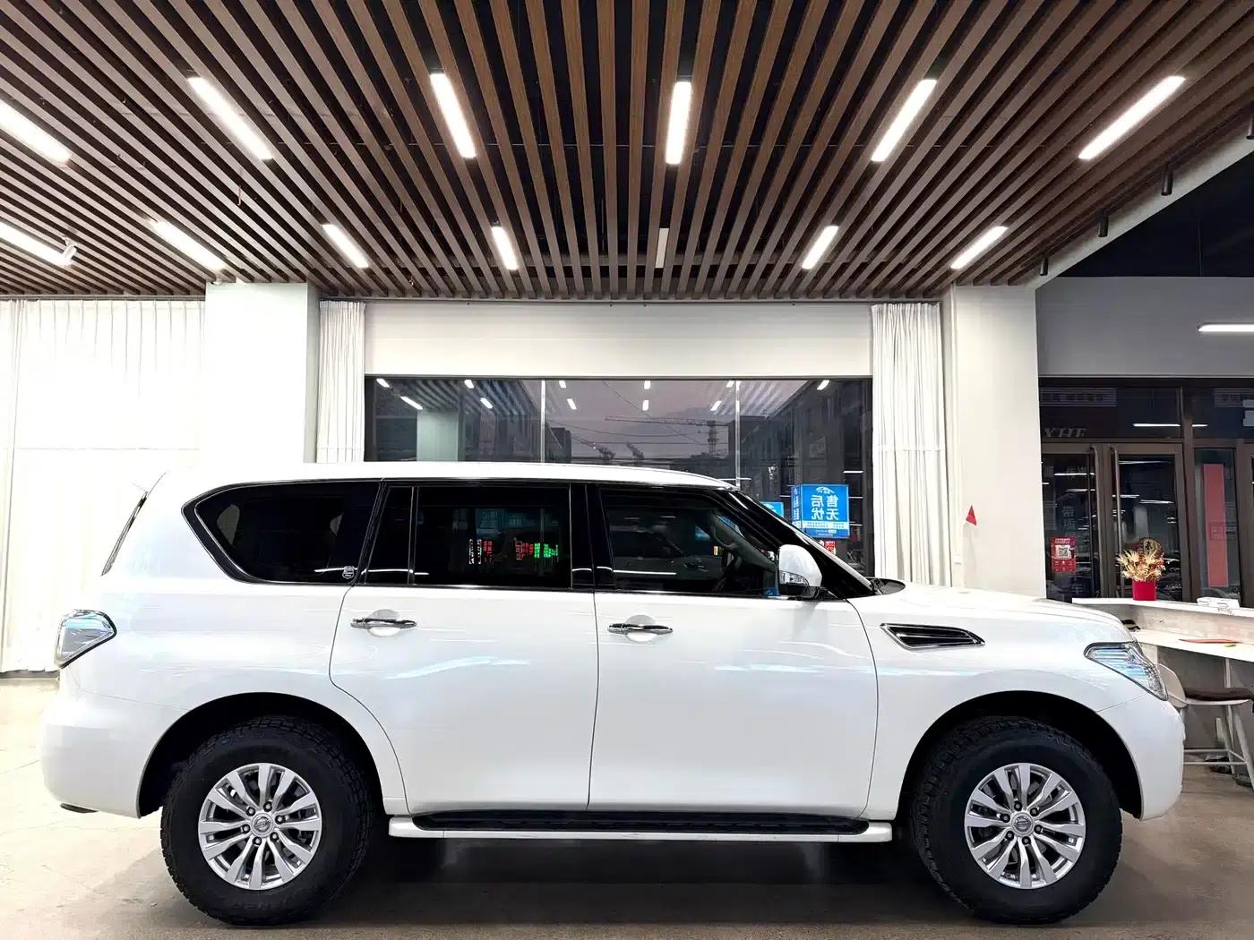 Nissan Patrol 2018 4.0L Leader Edition — миниатюра 18