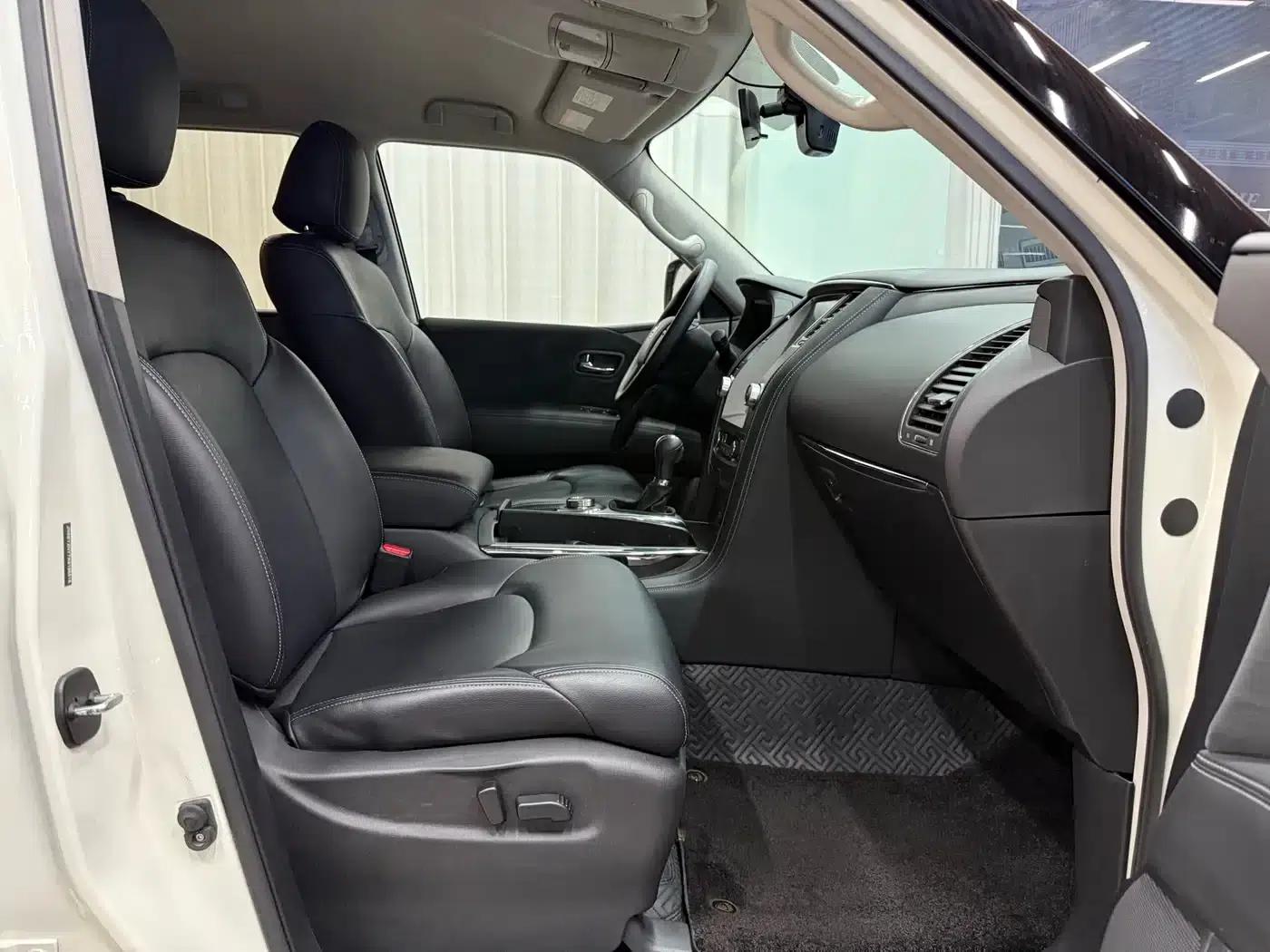 Nissan Patrol 2018 4.0L Leader Edition — миниатюра 9