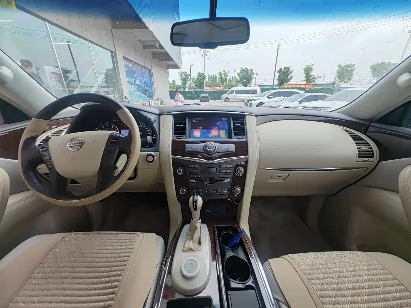 2017 Nissan Patrol 4.0L Middle East Edition — миниатюра 12