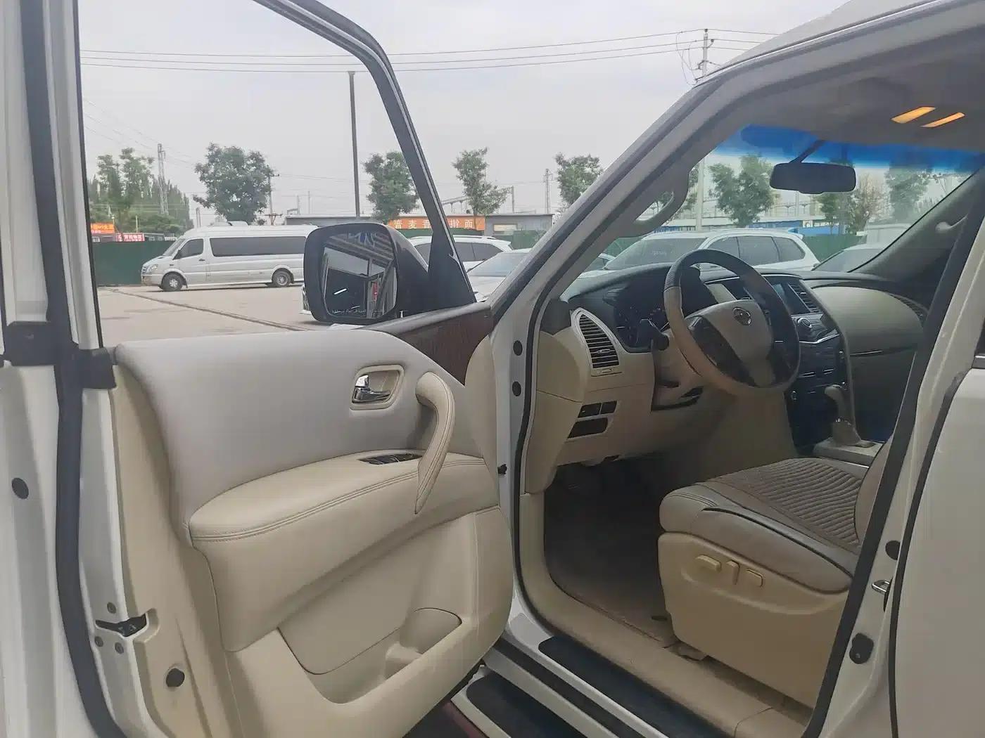 2017 Nissan Patrol 4.0L Middle East Edition — миниатюра 4