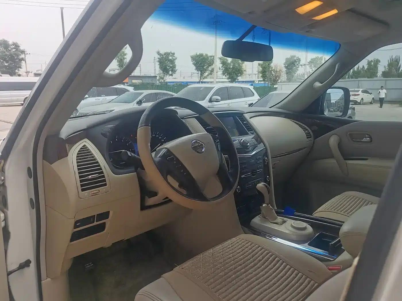 2017 Nissan Patrol 4.0L Middle East Edition — миниатюра 5
