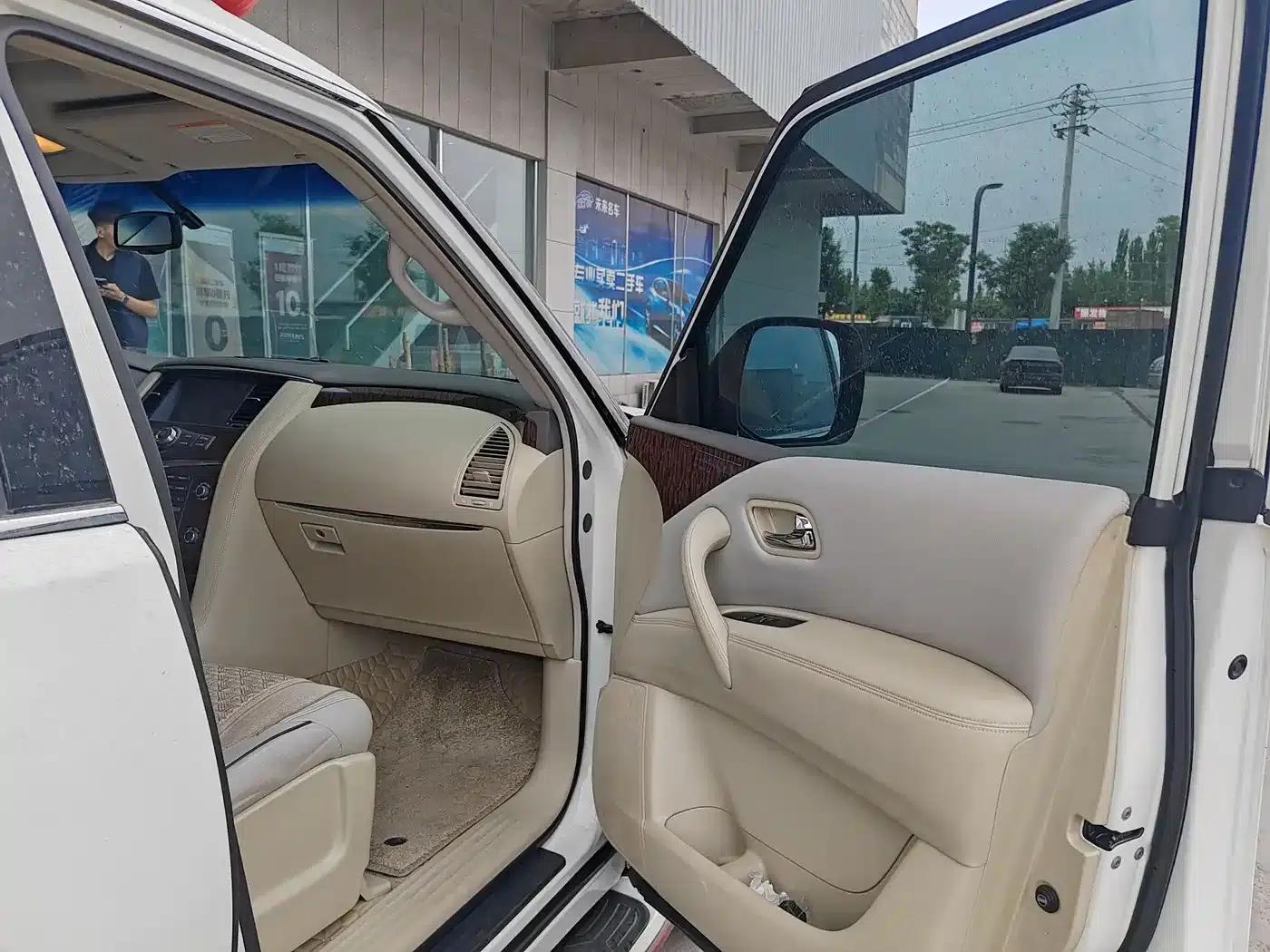 2017 Nissan Patrol 4.0L Middle East Edition — миниатюра 10