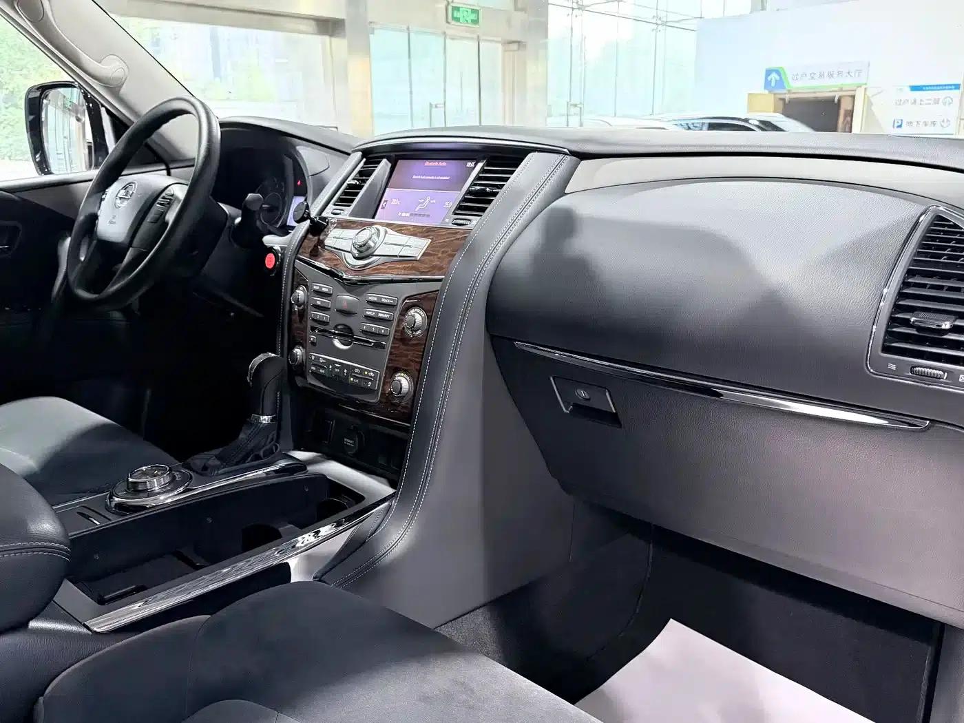 Nissan Patrol 2018 4.0L Leader Edition — миниатюра 11