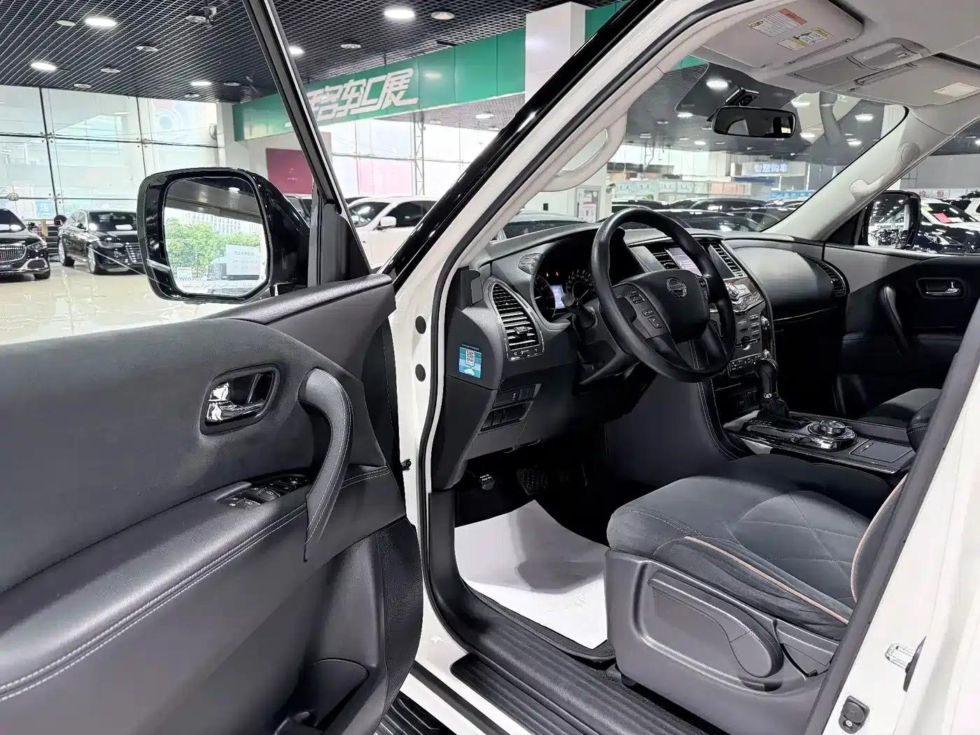 Nissan Patrol 2018 4.0L Leader Edition — миниатюра 3