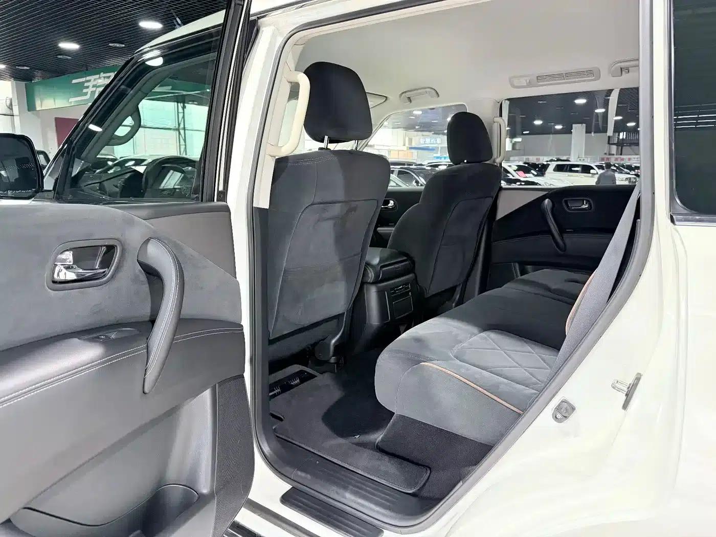 Nissan Patrol 2018 4.0L Leader Edition — миниатюра 7
