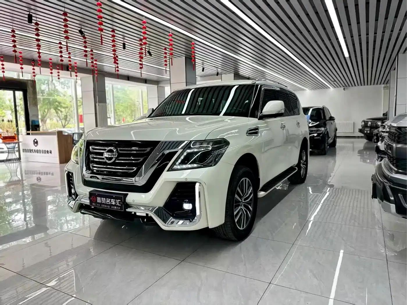 Nissan Patrol 2018 4.0L Leader Edition — миниатюра 1