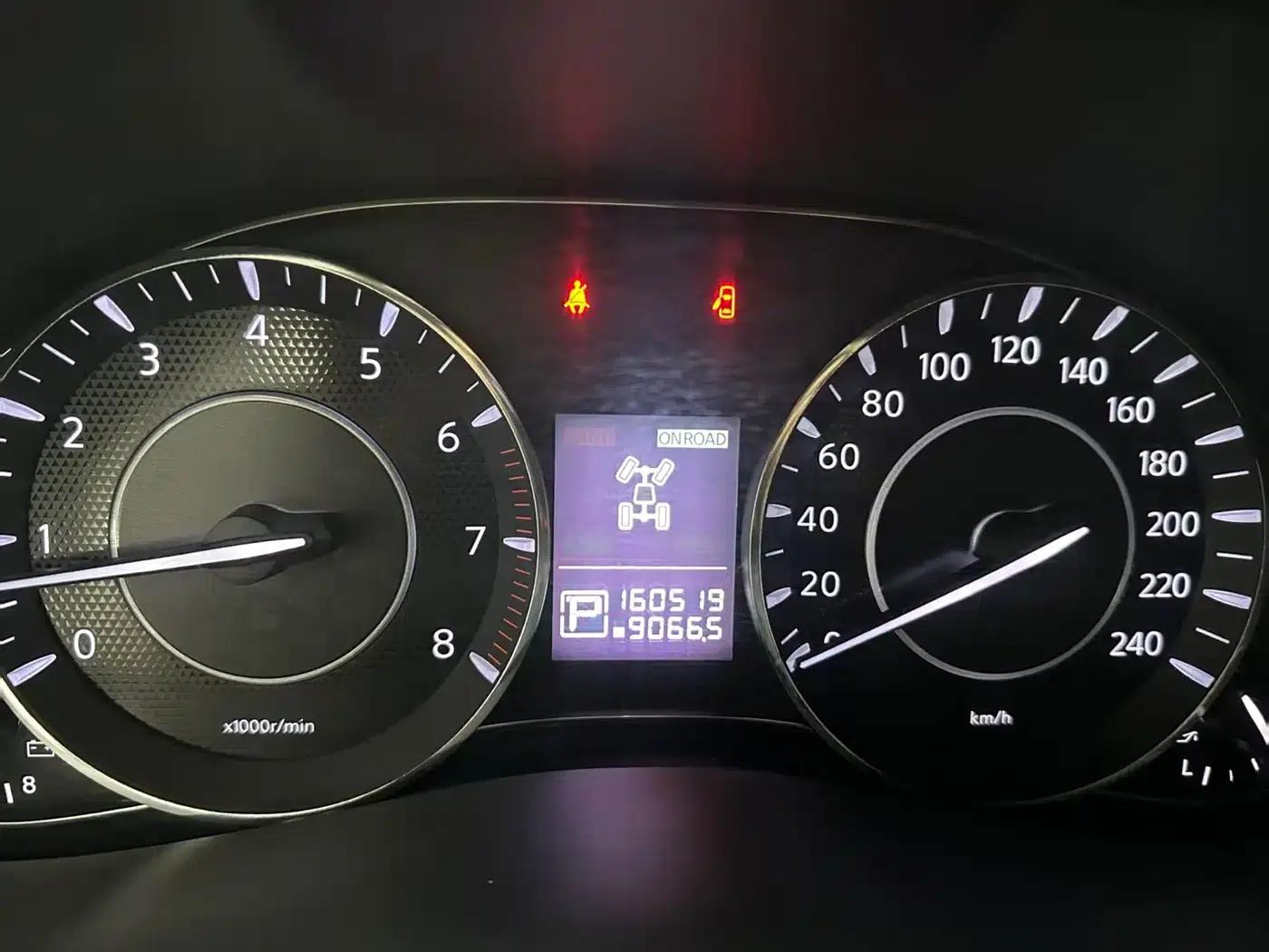 Nissan Patrol 2018 4.0L Leader Edition — миниатюра 11
