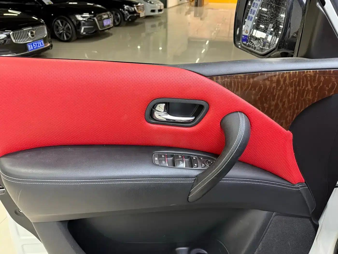 Nissan Patrol Y62 2018 4.0L Middle East Edition — миниатюра 10