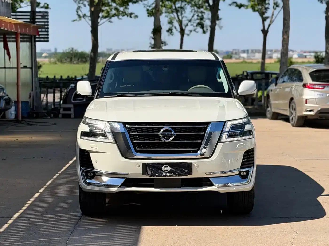 Nissan Patrol 2018 4.0L Platinum Edition — миниатюра 2