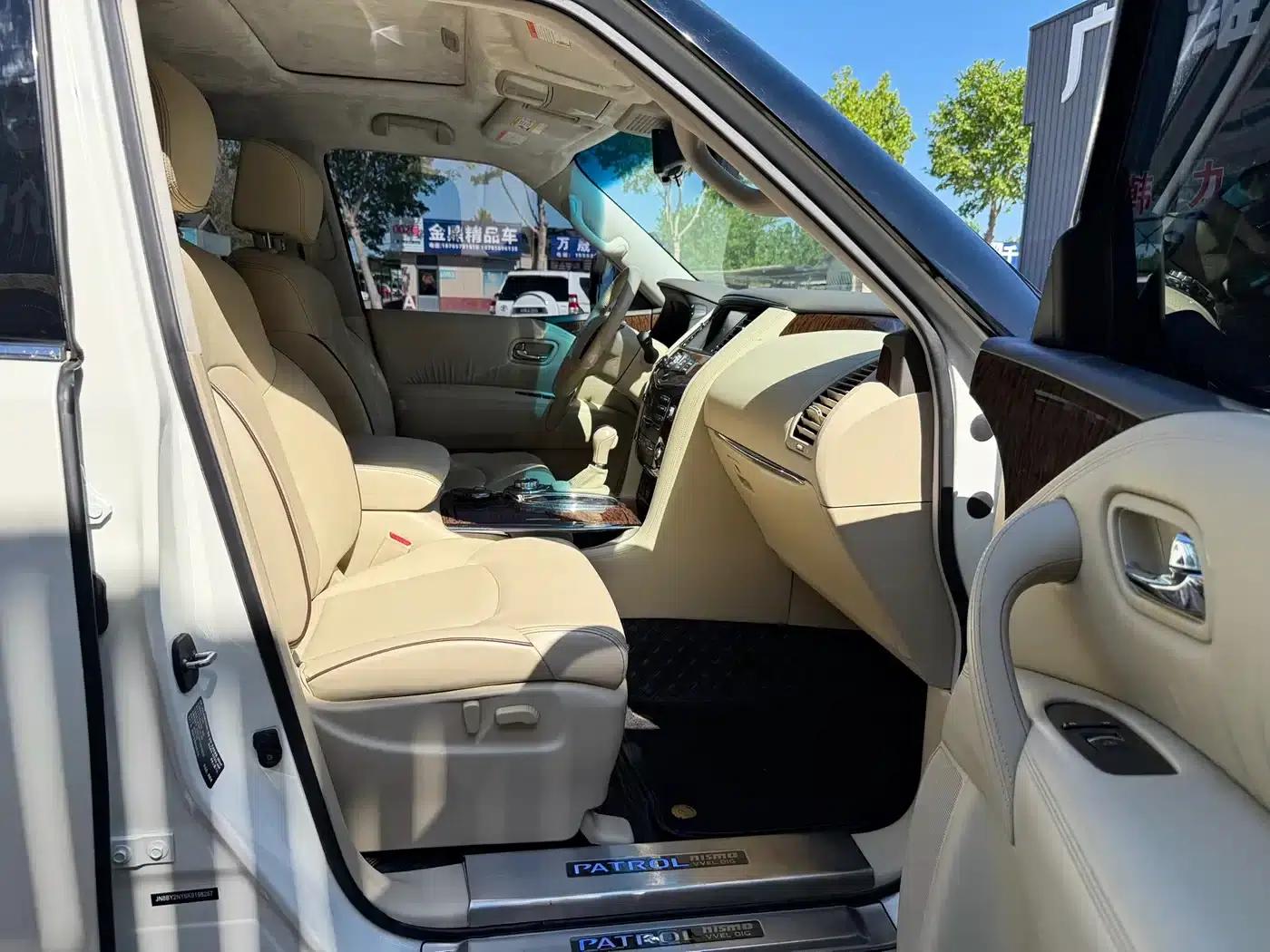 Nissan Patrol 2018 4.0L Platinum Edition — миниатюра 17