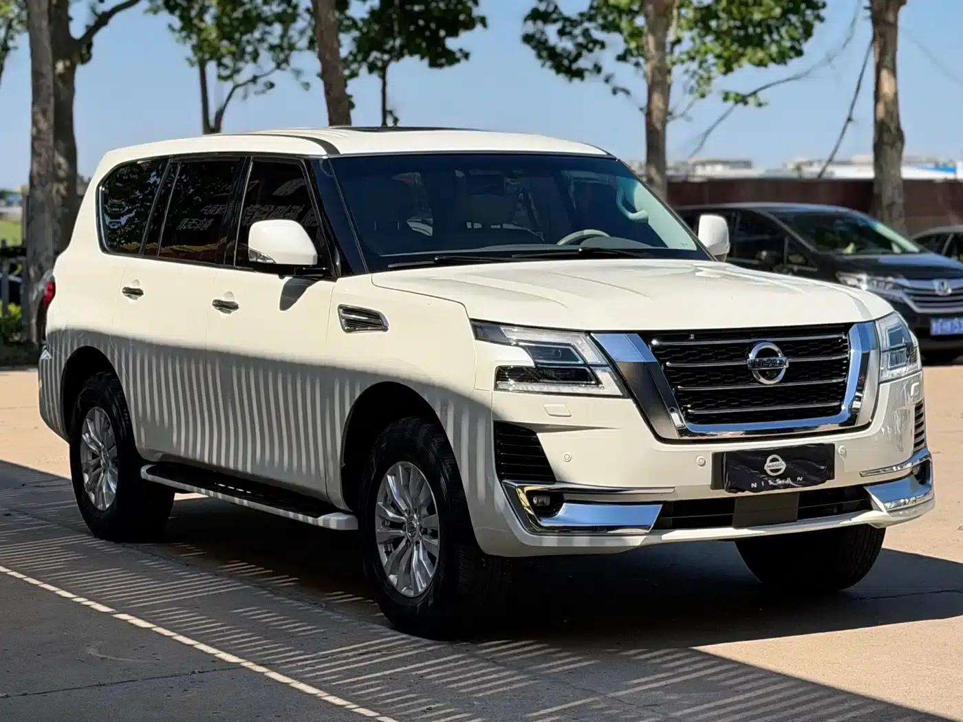 Nissan Patrol 2018 4.0L Platinum Edition — миниатюра 3