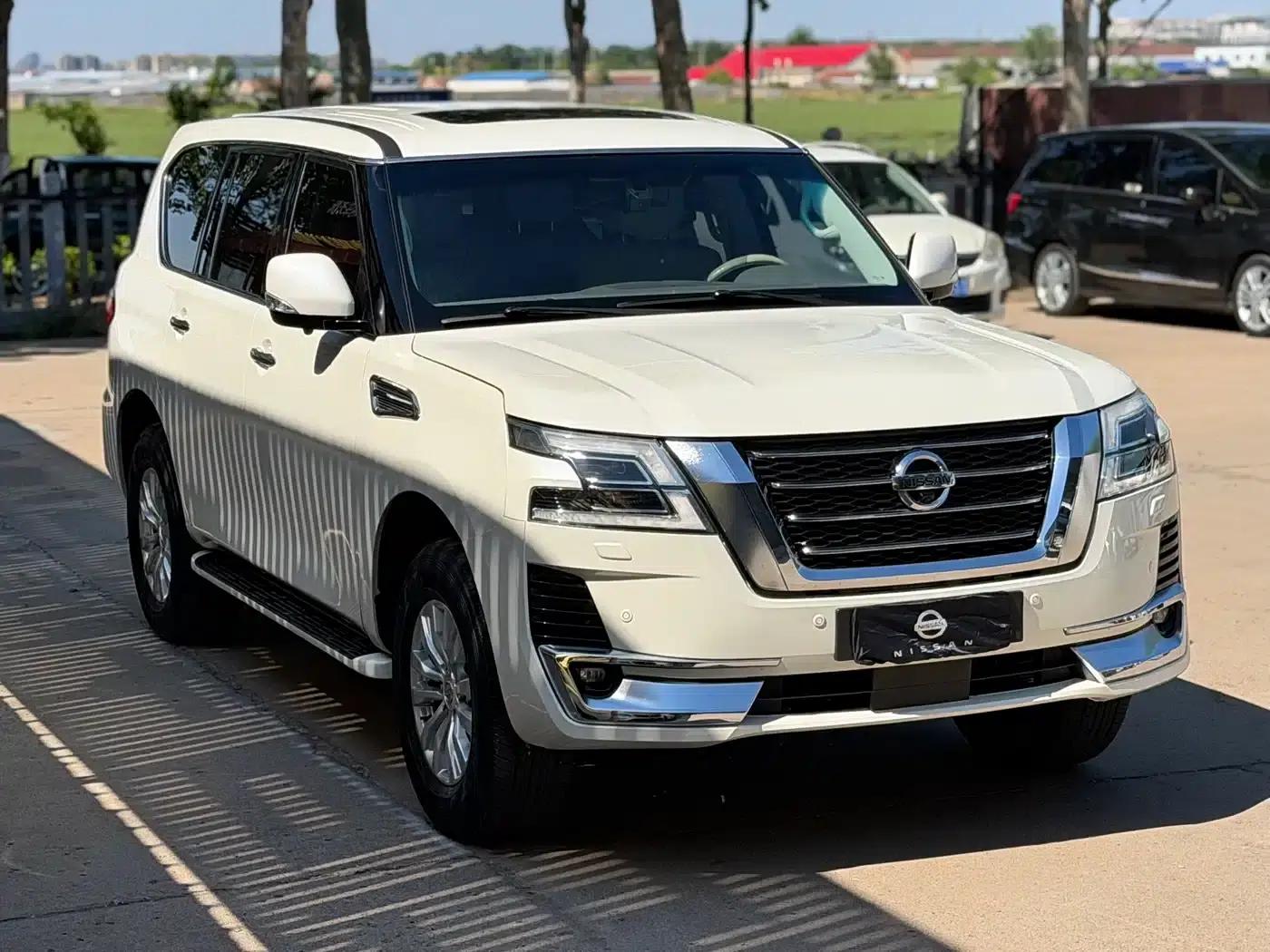 Nissan Patrol 2018 4.0L Platinum Edition — миниатюра 4