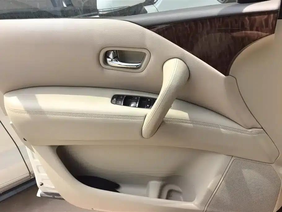Nissan Patrol 2018 4.0L Flagship Edition — миниатюра 7