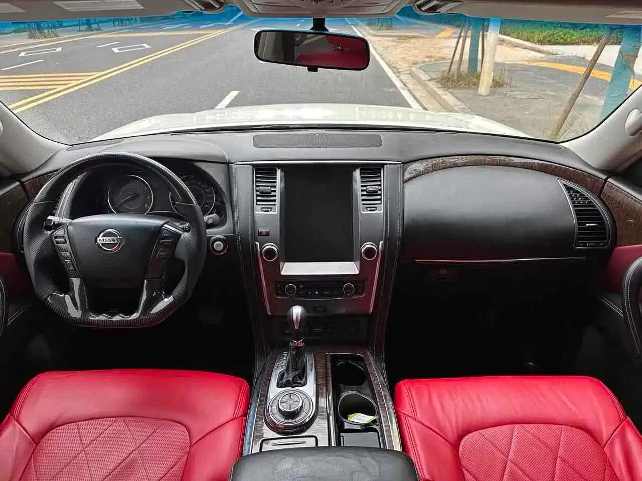 Nissan Patrol 2017 5.6L Standard Edition — миниатюра 7