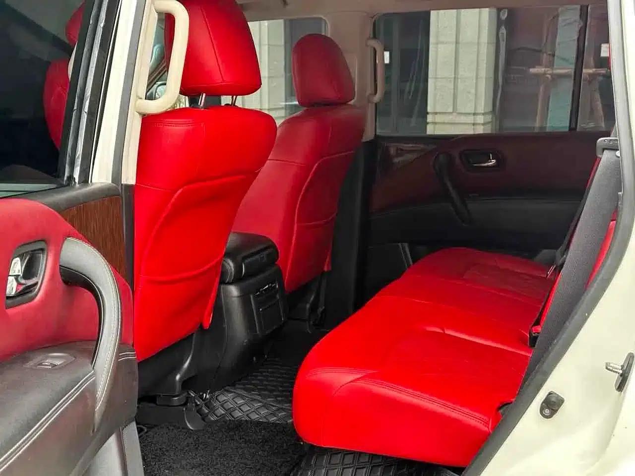Nissan Patrol 2017 5.6L Standard Edition — миниатюра 9