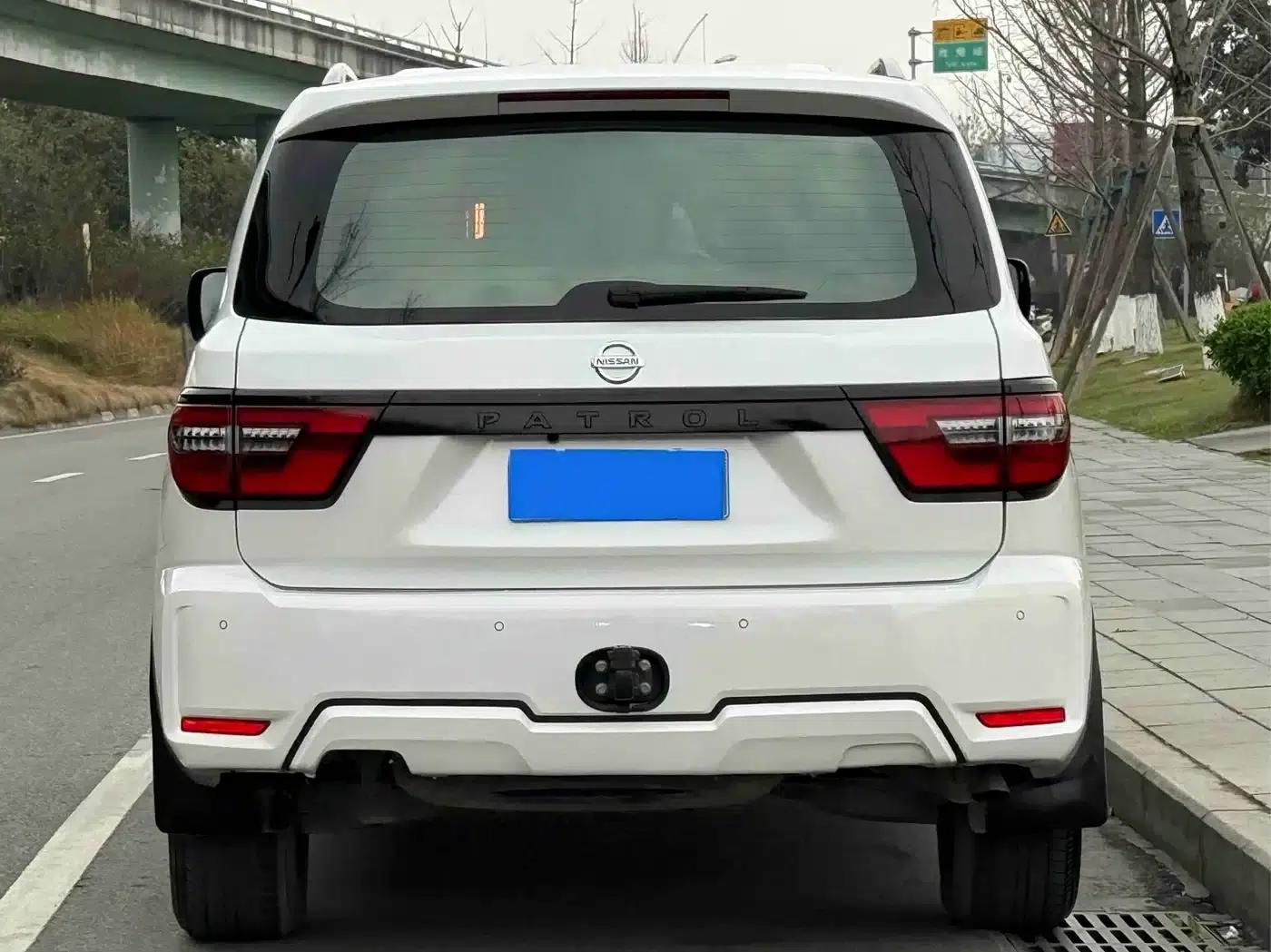 Nissan Patrol Y62 2020 4.0L Middle East Edition — миниатюра 18