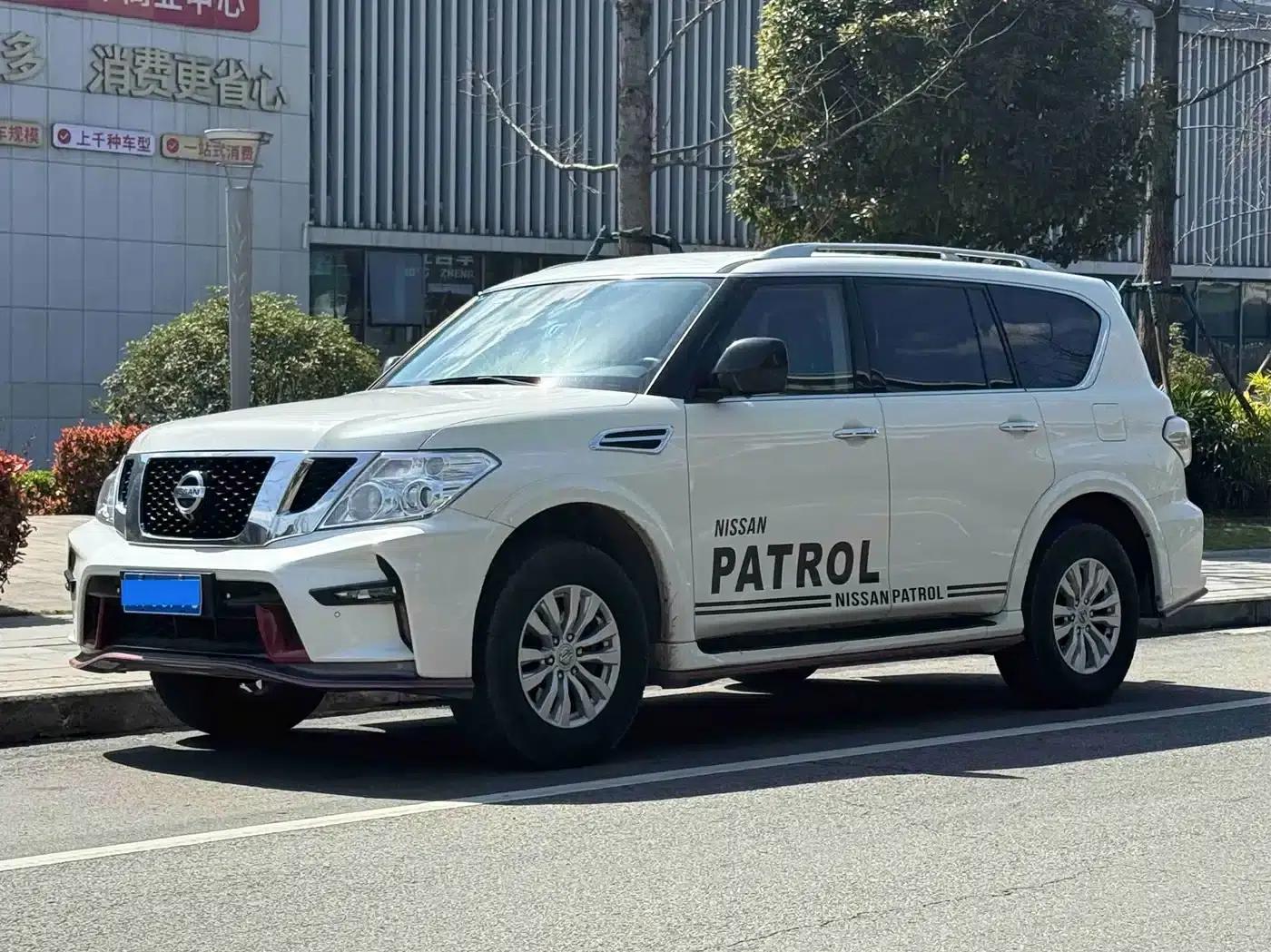 2018 Nissan Patrol 4.0L Middle East Edition — миниатюра 1