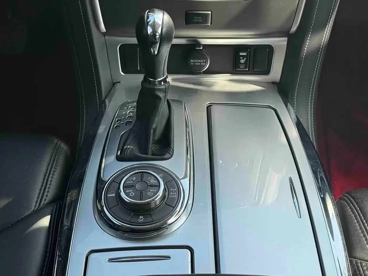 2018 Nissan Patrol 4.0L Middle East Edition — миниатюра 11