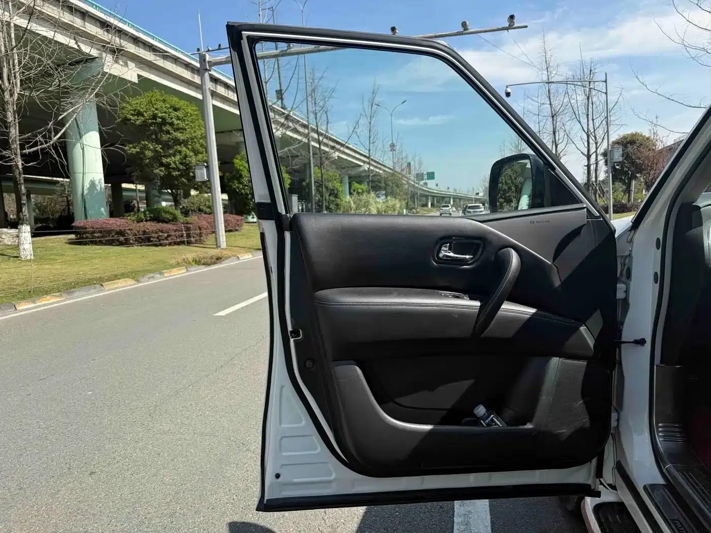 2018 Nissan Patrol 4.0L Middle East Edition — миниатюра 13