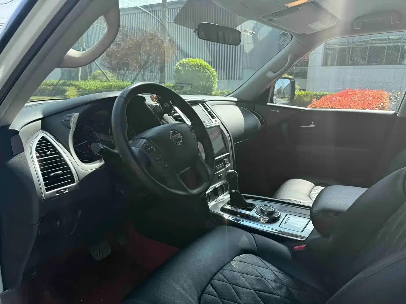 2018 Nissan Patrol 4.0L Middle East Edition — миниатюра 14