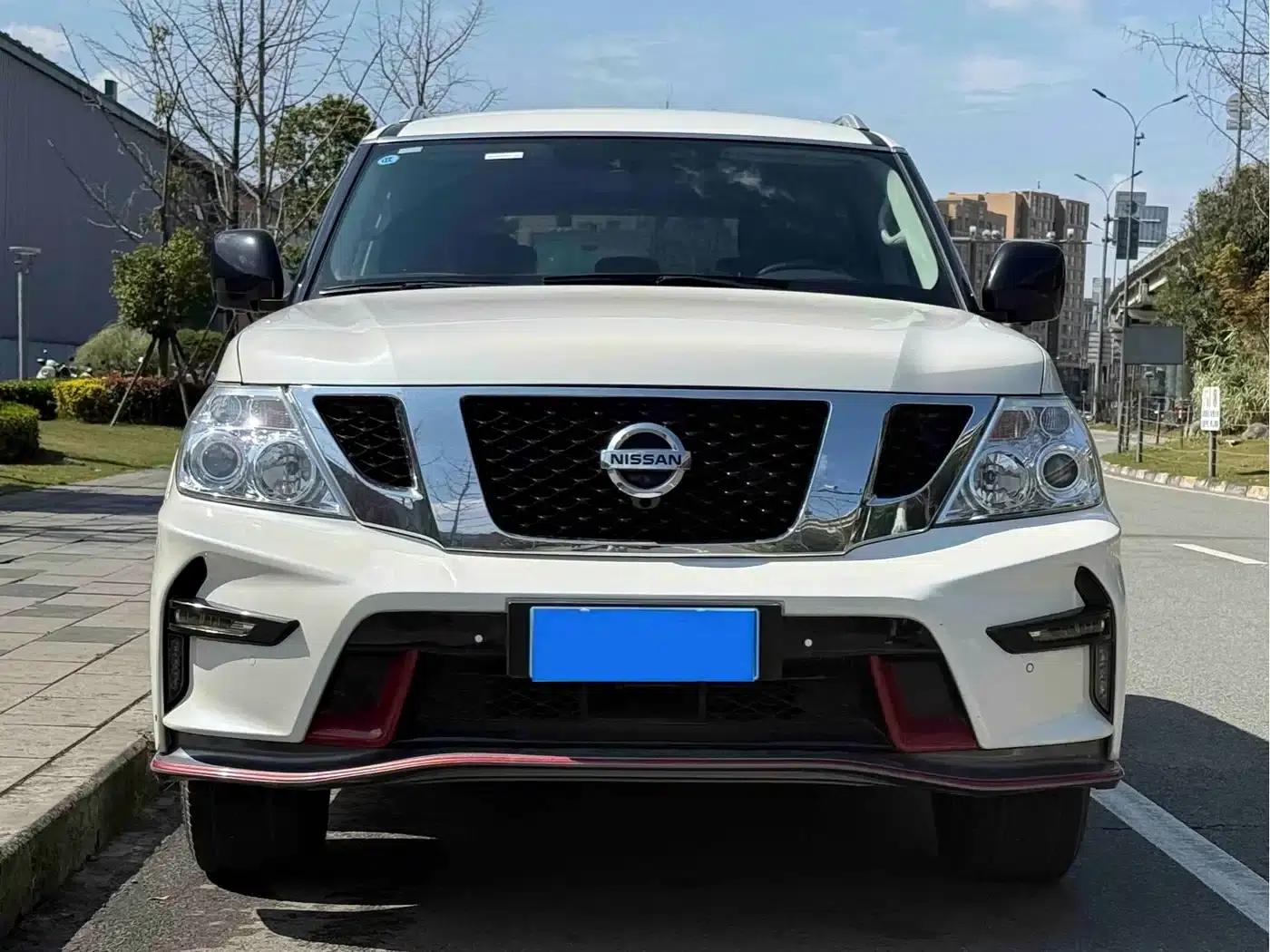 2018 Nissan Patrol 4.0L Middle East Edition — миниатюра 3