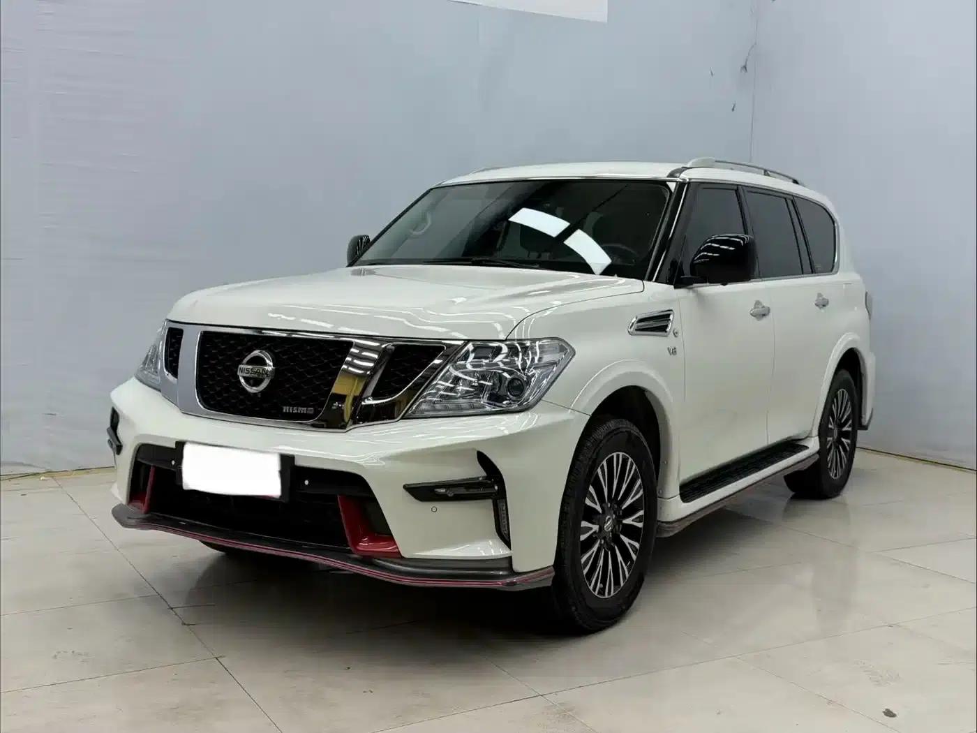 Nissan Patrol 2018 4.0L Leader Edition — миниатюра 1