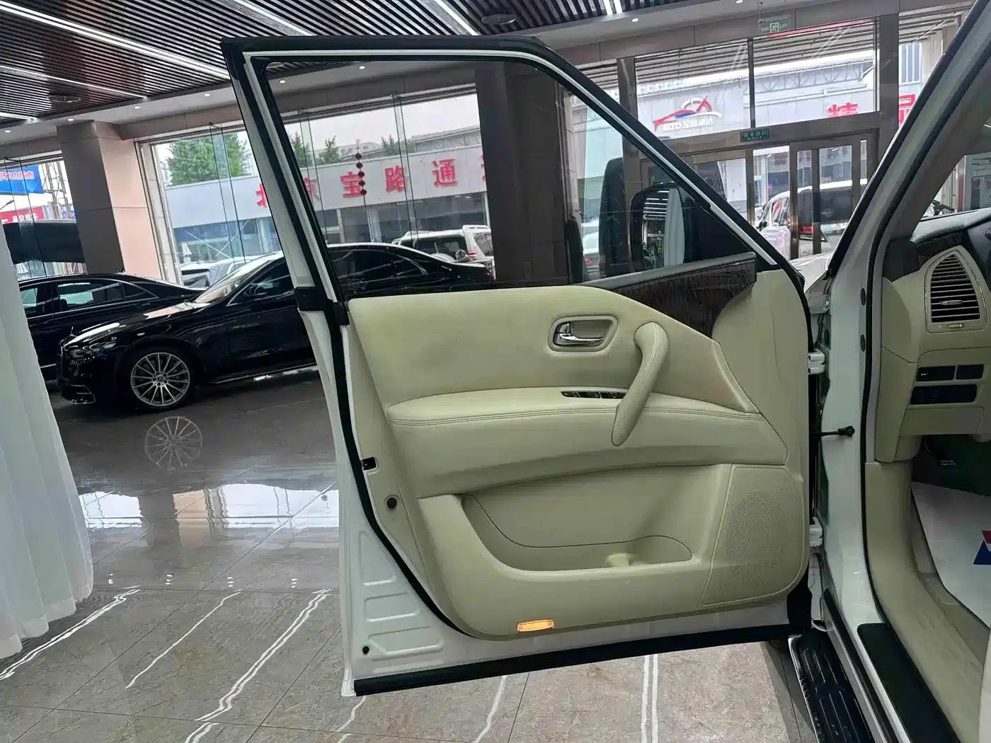 2017 Nissan Patrol 4.0L Middle East Edition — миниатюра 8