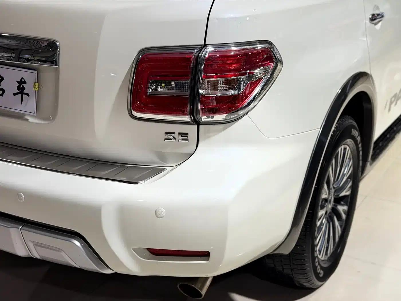 2018 Nissan Patrol 4.0L Middle East Edition — миниатюра 16