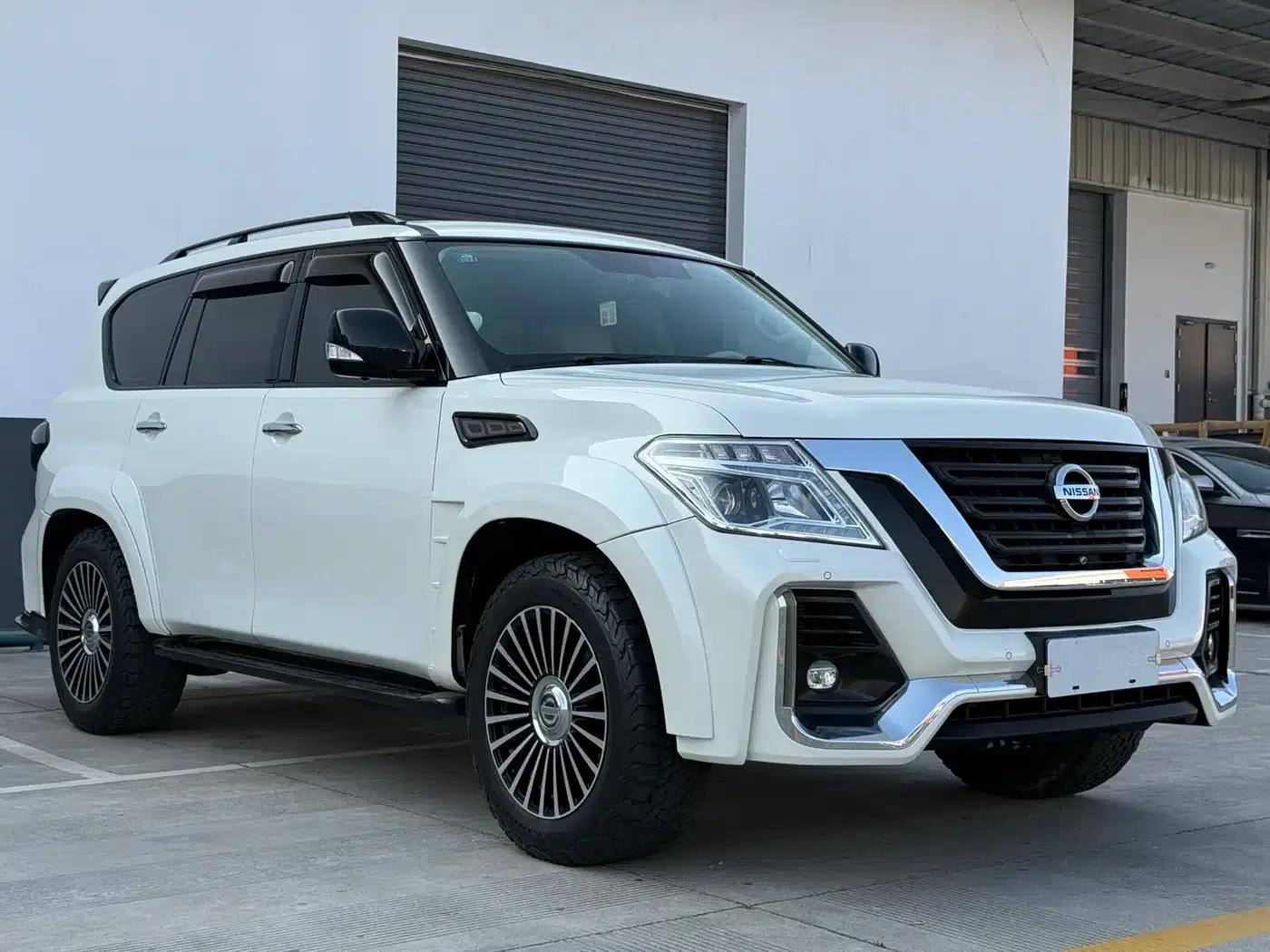 2018 Nissan Patrol 4.0L Middle East Edition — миниатюра 3