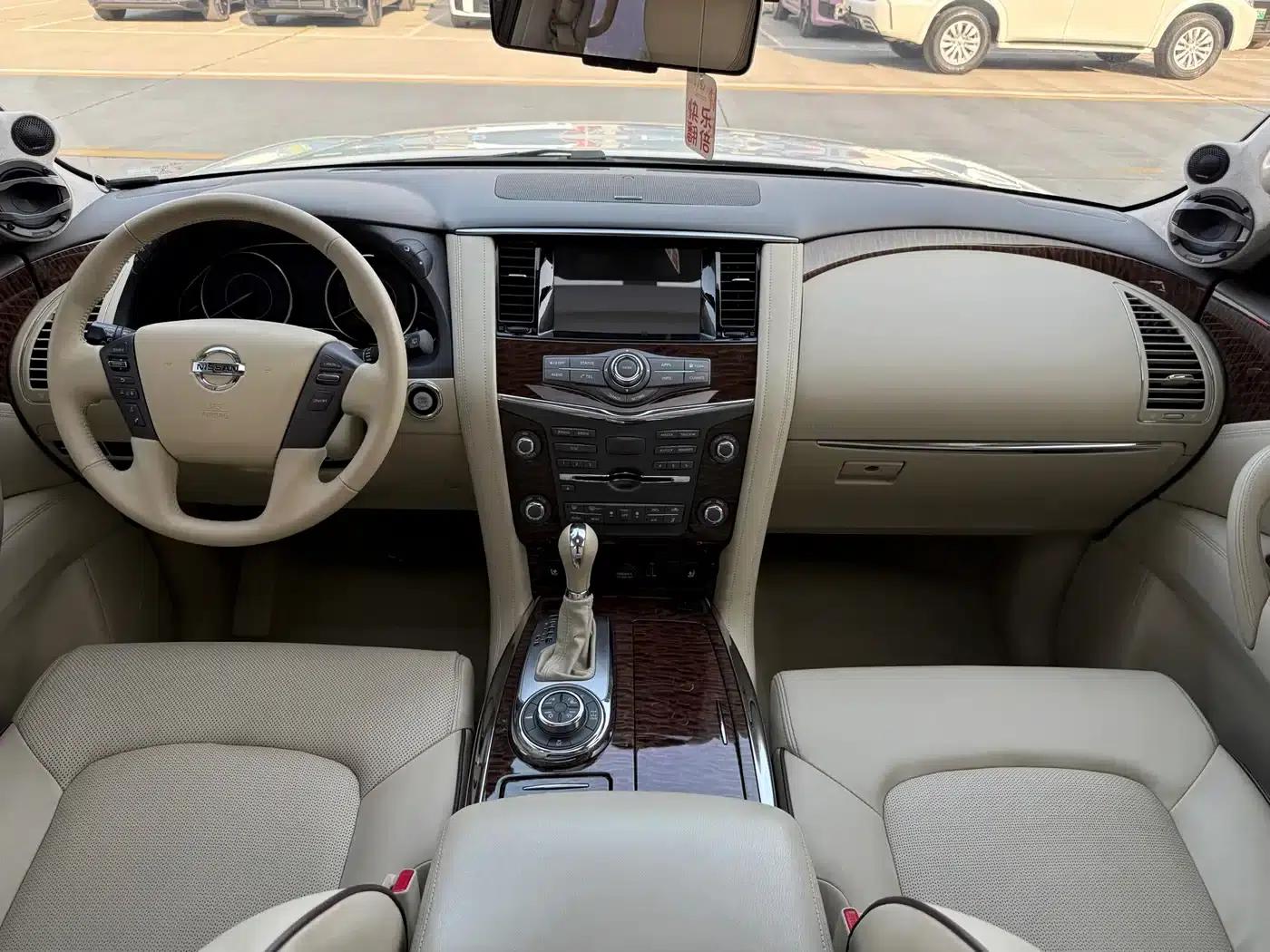 2018 Nissan Patrol 4.0L Middle East Edition — миниатюра 4