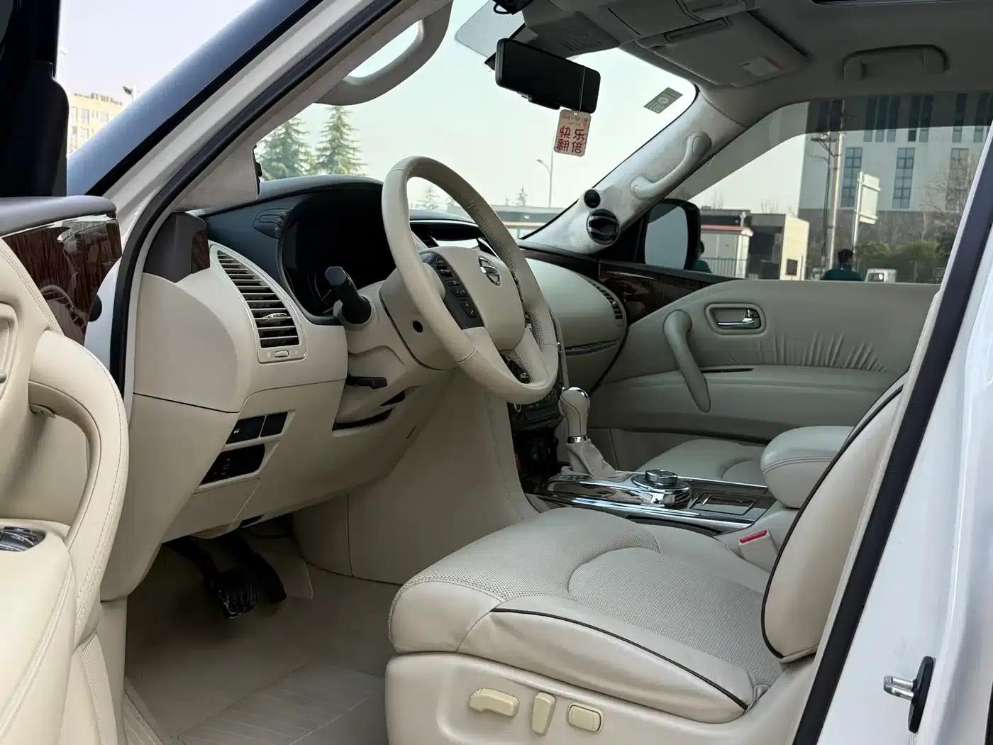 2018 Nissan Patrol 4.0L Middle East Edition — миниатюра 5