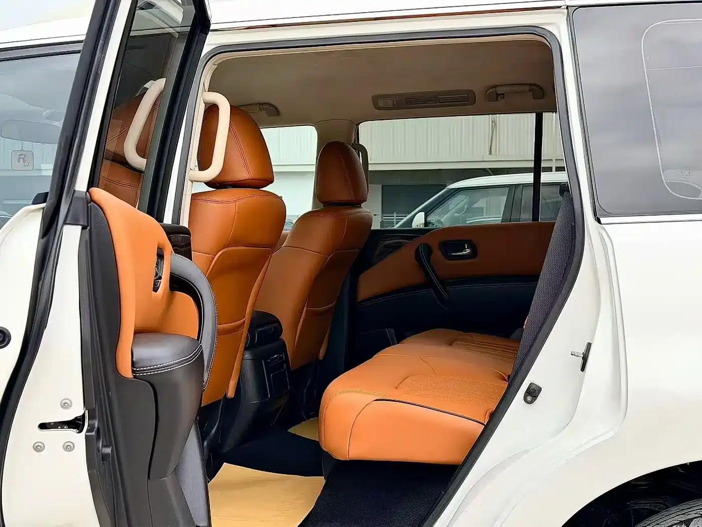 Nissan Patrol 2018 4.0L Leader Edition — миниатюра 5