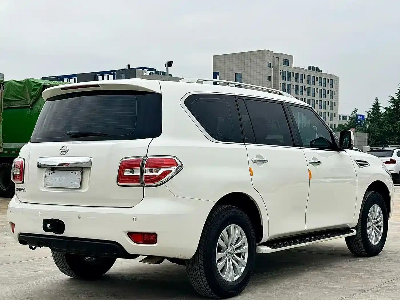 Nissan Patrol 2018 4.0L Leader Edition — миниатюра 7