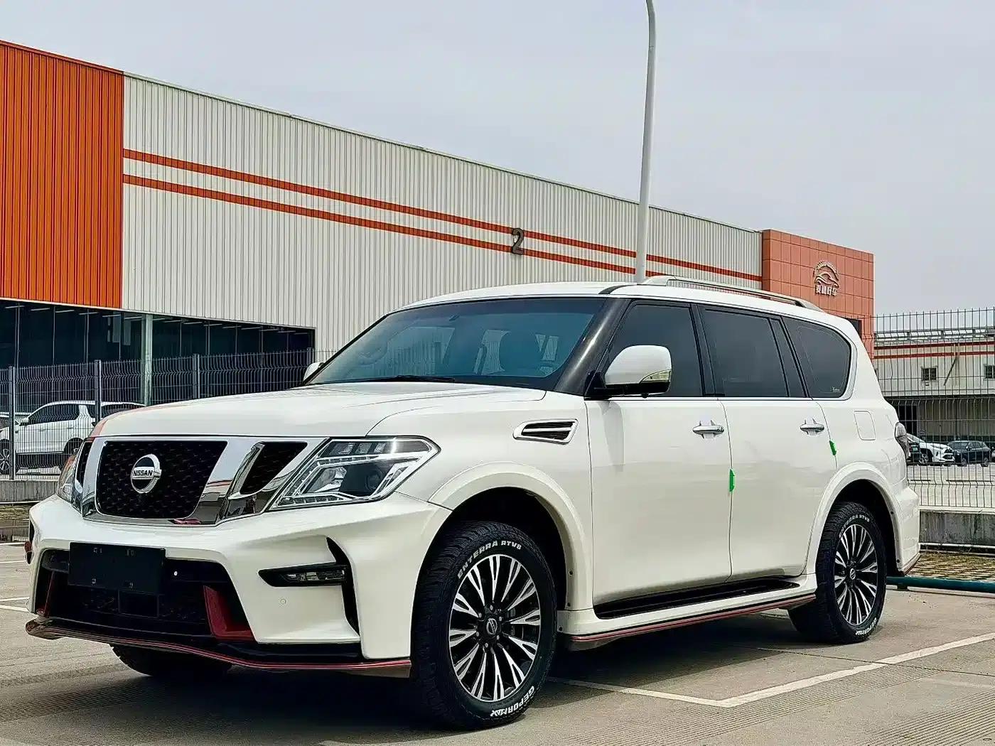 Nissan Patrol 2018 4.0L Leader Edition — миниатюра 1