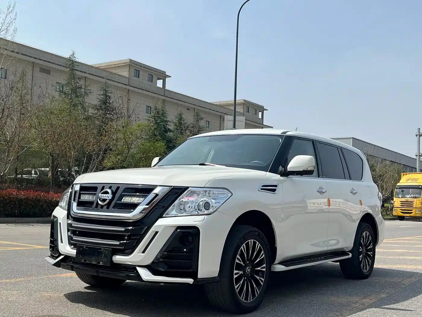 Nissan Patrol 2018 4.0L Leader Edition — миниатюра 1