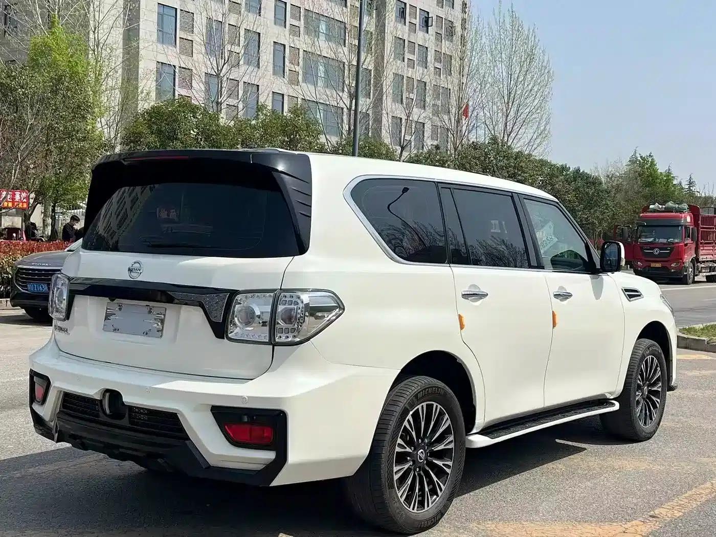 Nissan Patrol 2018 4.0L Leader Edition — миниатюра 9