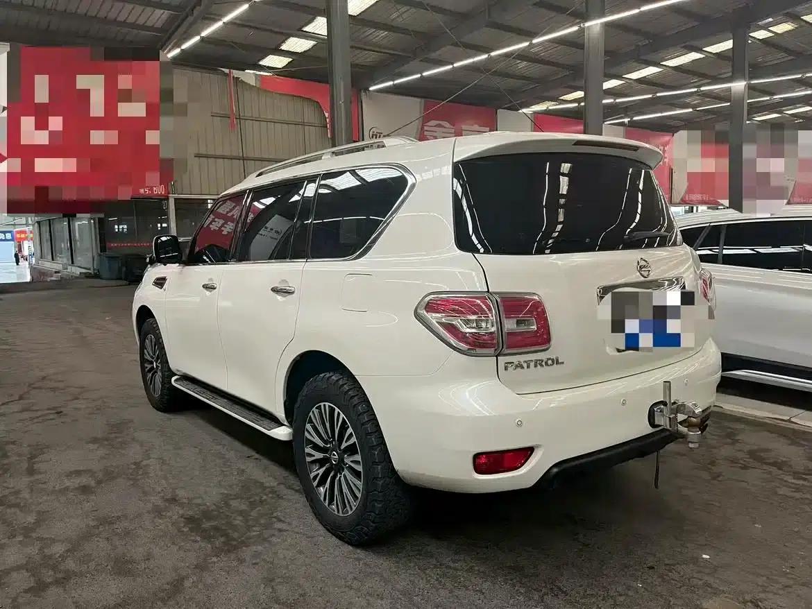 Nissan Patrol 2018 4.0L Leader Edition — миниатюра 9