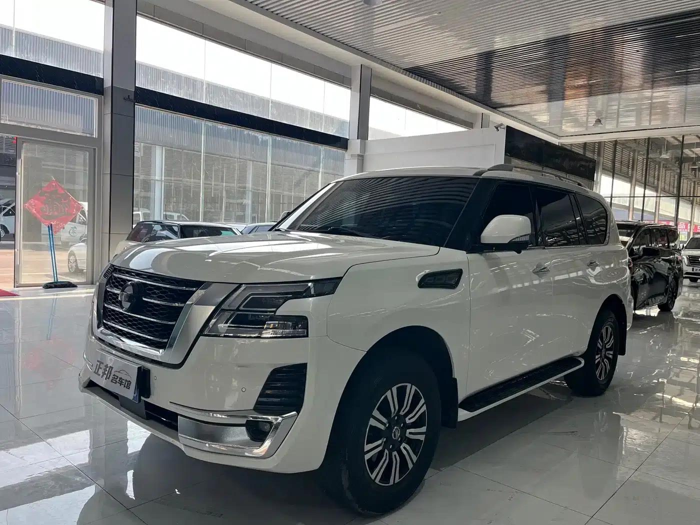 Nissan Patrol 2018 4.0L Leader Edition — миниатюра 1