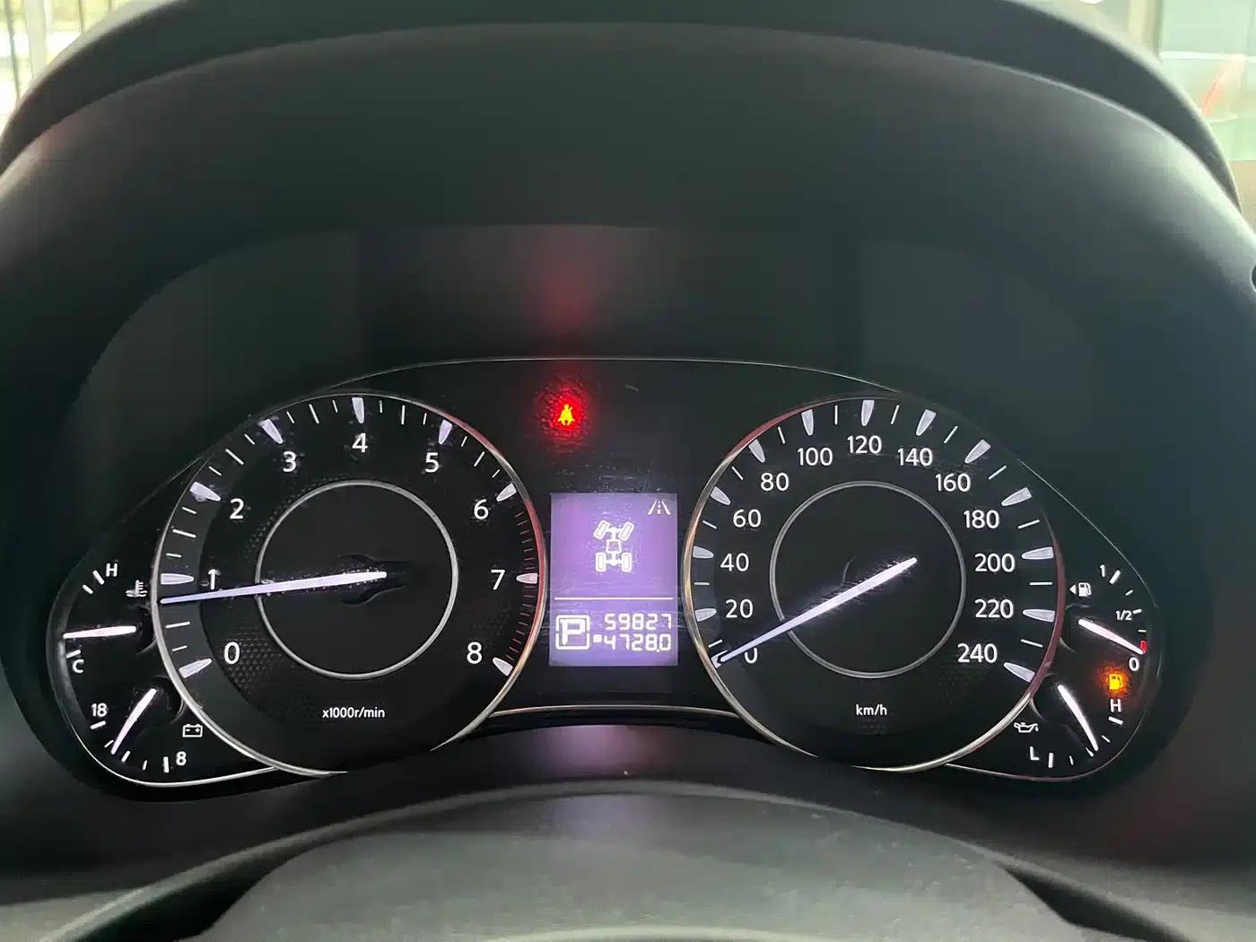 Nissan Patrol 2018 4.0L Leader Edition — миниатюра 15