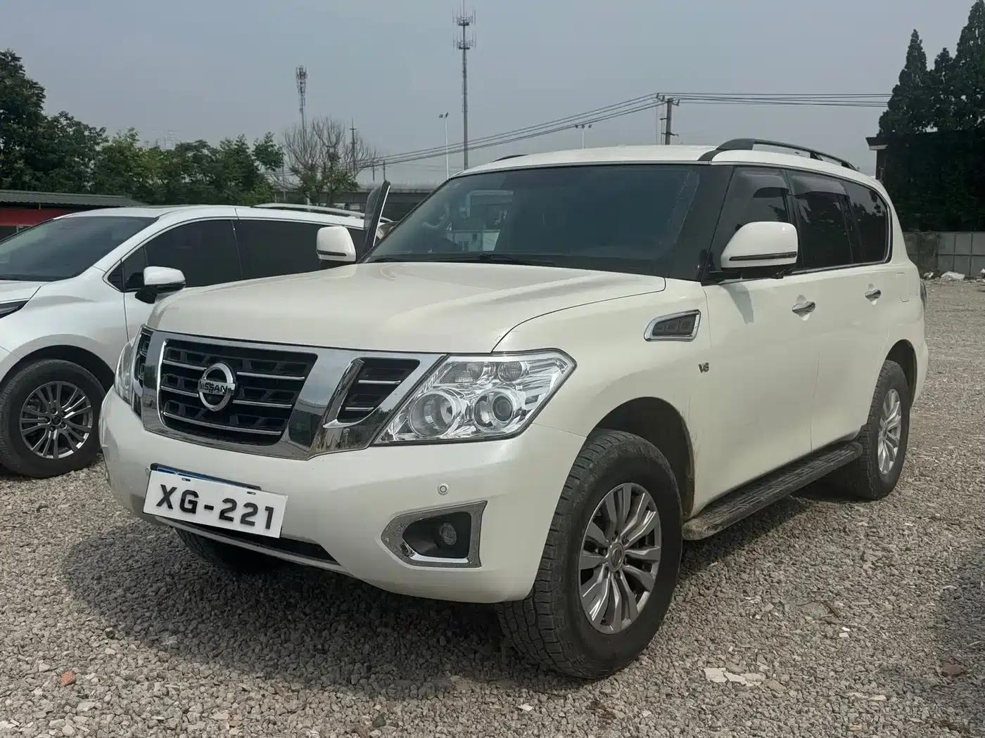 Nissan Patrol 2018 4.0L Leader Edition — миниатюра 1