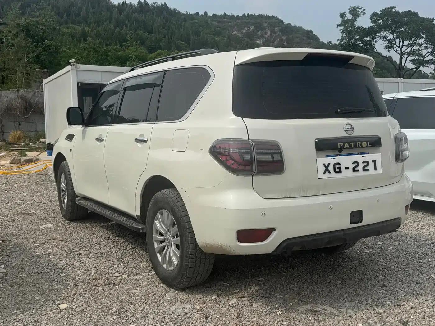 Nissan Patrol 2018 4.0L Leader Edition — миниатюра 5