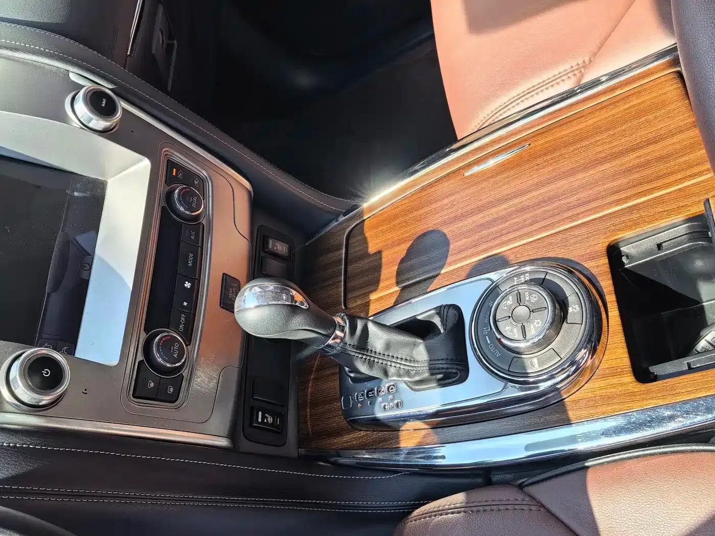 Nissan Patrol 2018 4.0L Leader Edition — миниатюра 11