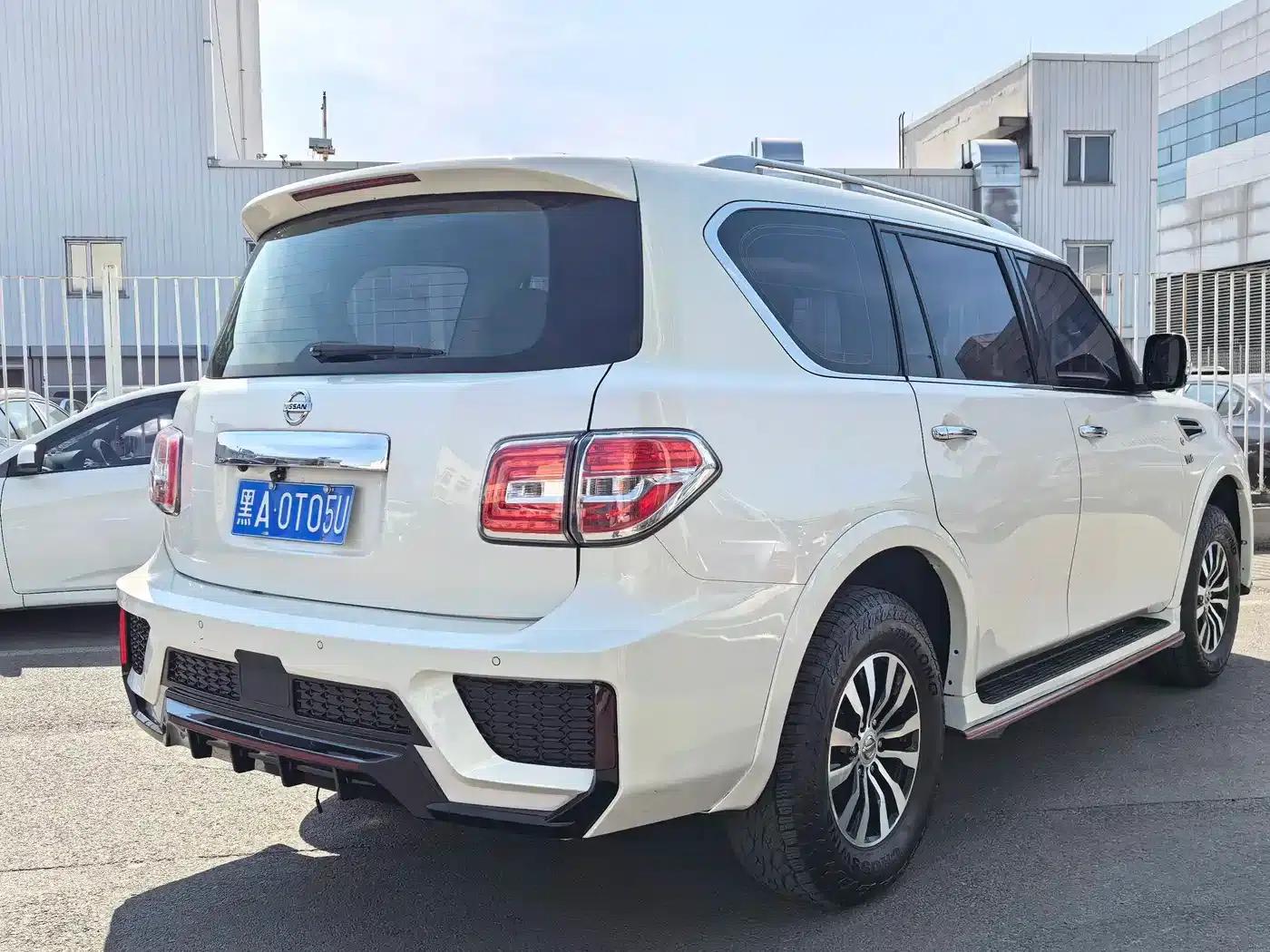Nissan Patrol 2018 4.0L Leader Edition — миниатюра 5