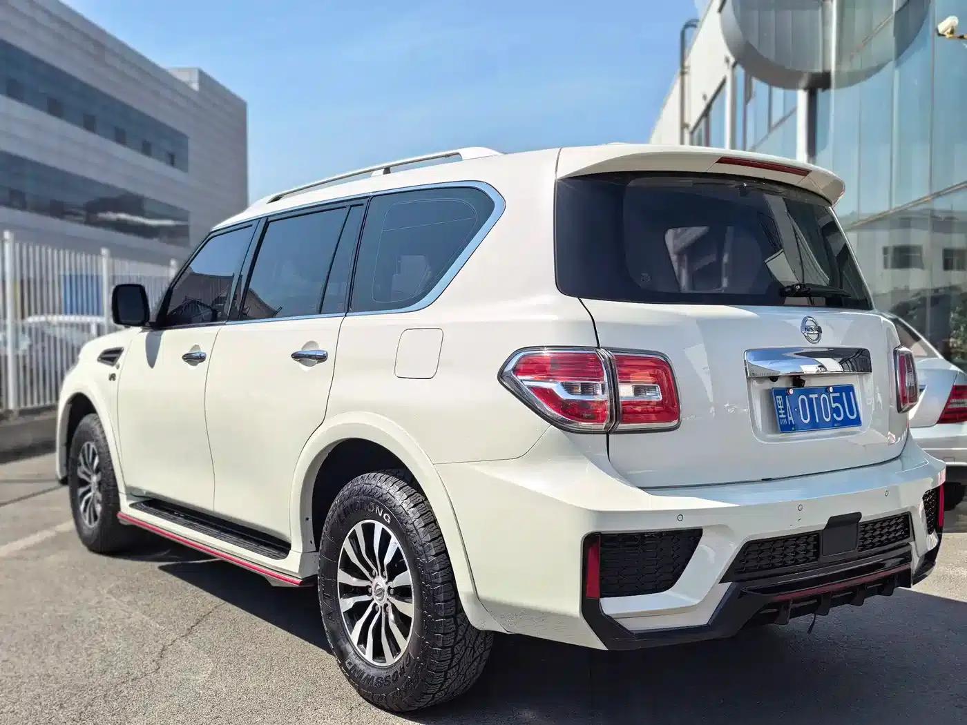 Nissan Patrol 2018 4.0L Leader Edition — миниатюра 7