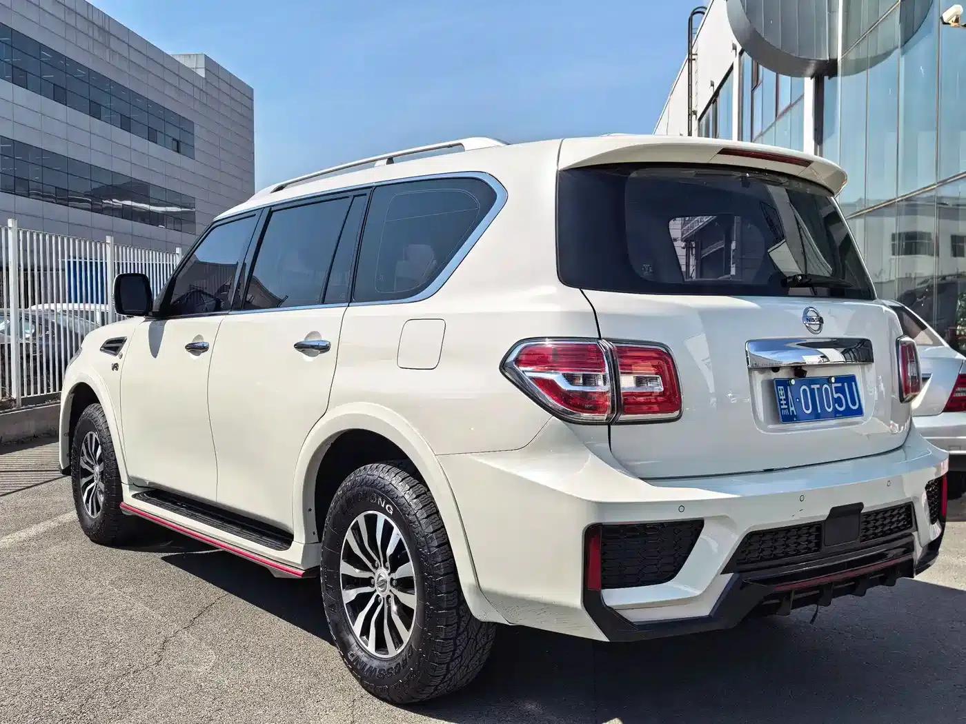 Nissan Patrol 2018 4.0L Leader Edition — миниатюра 8