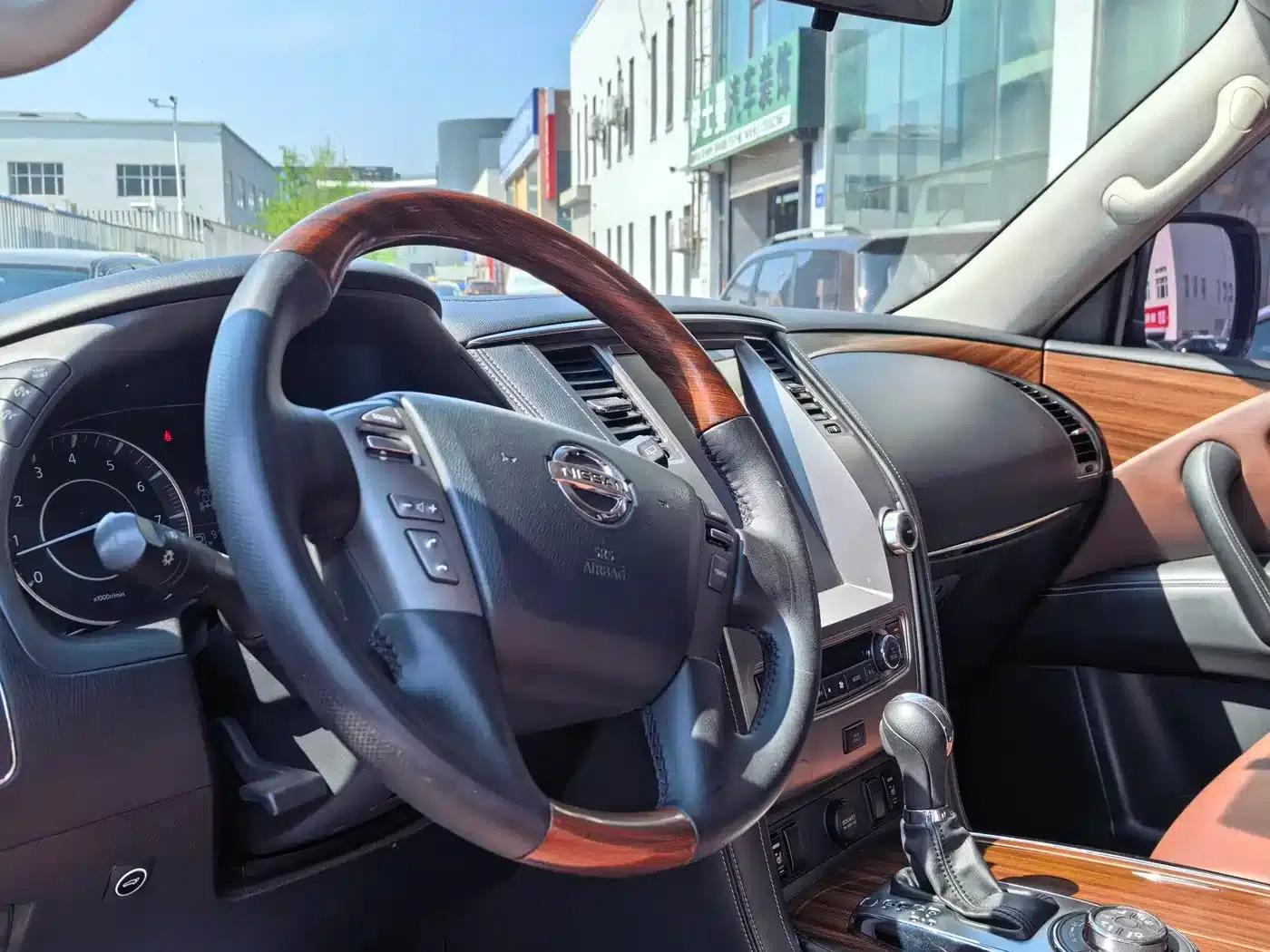 Nissan Patrol 2018 4.0L Leader Edition — миниатюра 9