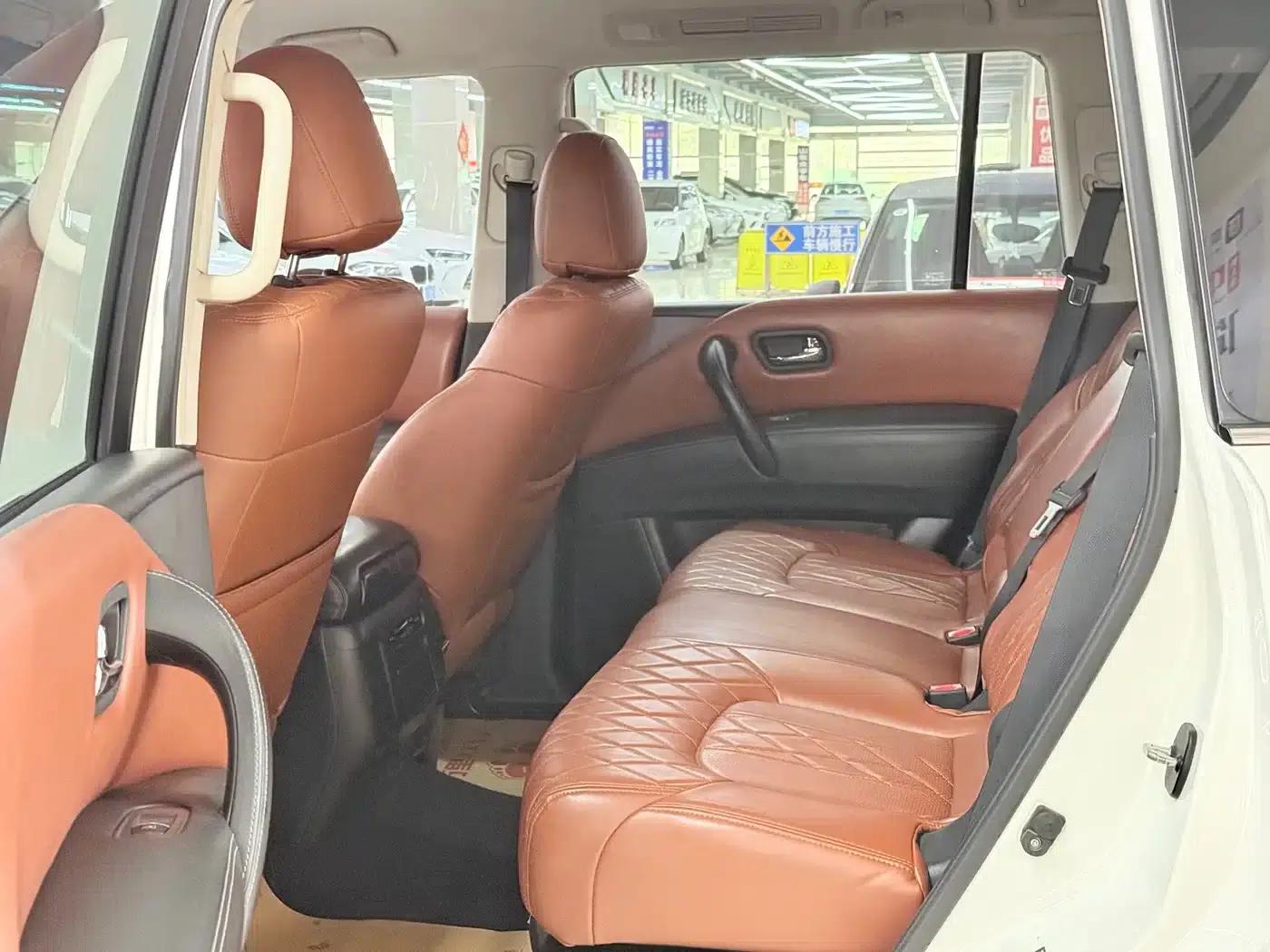 Nissan Patrol 2018 4.0L Leader Edition — миниатюра 8
