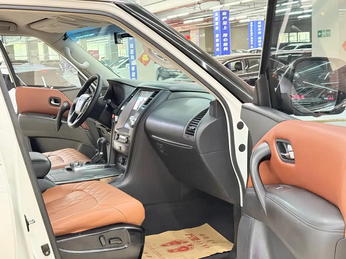 Nissan Patrol 2018 4.0L Leader Edition — миниатюра 9