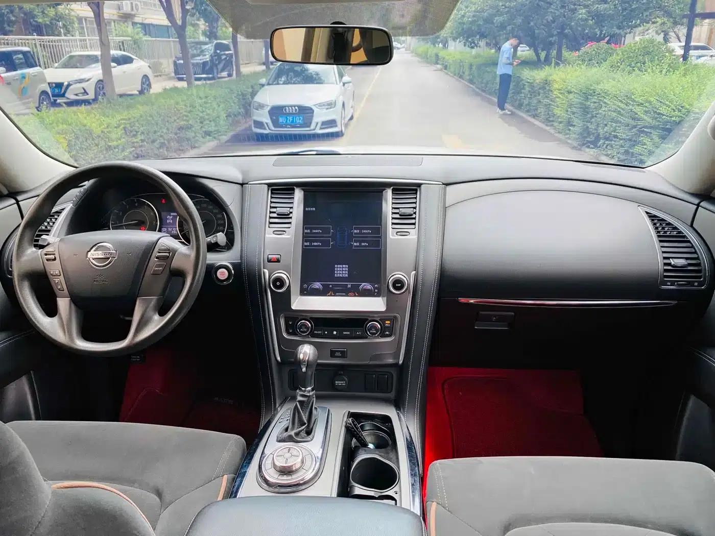 Nissan Patrol 2018 4.0L Leader Edition — миниатюра 9