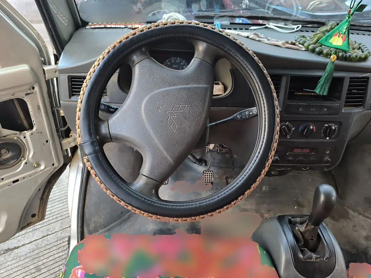 Wuling Zhiguang 2010 1.0L Liye Edition — миниатюра 11